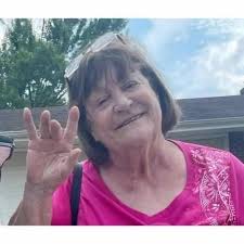 Geraldine Kramer's Instagram, Twitter & Facebook