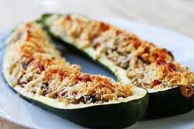 Courgettes Farcies Au Fromage Et Thon Recette Ww Recette En 2020 Courgettes Farcies Idee Recette Recette Ww