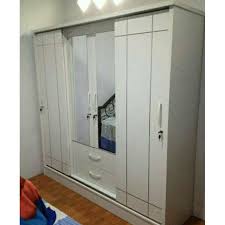 Lemari baju minimalis ini memiliki ukuran panjang 200 cm dan tinggi 265 cm dengan ketebalan standar 60 cm. Lemari Pakaian Baju Jumbo Pintu Geser Sliding Minimalis Shopee Indonesia