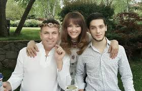 Acum, gheorghe gheorghiu locuieşte în las vegas. Anca È›urcaÈ™iu Se DeclarÄƒ O PersoanÄƒ NorocoasÄƒ Am Avut O ViaÈ›Äƒ LinÄƒ È™i FericitÄƒ Click Mobile