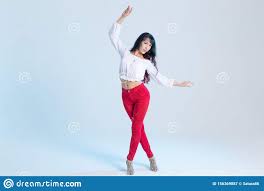 Www.facebook.com/lara.makeup bueno como ya dije en mi página de facebook,. Danza Latina Danza Contempora Nea Bachata Solo Y El Concepto Cha Cha Cha Retrato De Una Bailarina De Salsa Joven En Un Imagen De Archivo Imagen De Movimiento Zapato 156369887