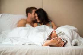 Jika suami bisa menggunakan kondom, ini juga bisa jadi satu trik agar hubungan intim tahan lama. 7 Cara Agar Tidak Sakit Dan Tetap Rileks Saat Pertama Berhubungan Seks