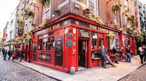Temple Bar A Cobbled Street Parallel To The River Liffey Is A Colorful 10 Block Stretch Crammed With Restaurants C Worlds Of Fun Dublin Old Farm Houses