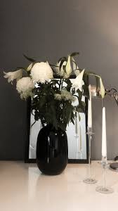 Schwarze Vase Weisse Blumen Glas Kerzenstander Stabkerzen Spiegel Silber Ikea H M Home Spiegel Silber Vase Weiss Schwarze Vase