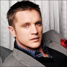 Devon Sawa Latest News, Bio, Profile, Album, Movie and Photo.