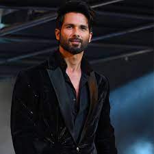 आखिरी मोड़ पर इन सितारों ने रुलाए मेकर्स को खून के आंसू, करोड़ों रुपयों में  लग गई आग