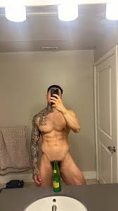 David on X: Sparkling water or stilled ?💦 t.coU4OH4y7H2h  t.cojhPQjXxdHW  X