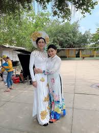 Trong những lần chia sẻ hiếm hoi, hoài linh từng bày tỏ niềm tự hào về cậu con trai đầu giỏi giang. Bá»‹ Vá»£ DÅ©ng Lo Voi Reo Ten CÄƒng Ä'et Ns Hoai Linh Lá»™ Diá»‡n Vá»›i Man Giáº£ Gai Xuáº¥t Tháº§n Va Thai Ä'á»™ Gay Chu Y Ben Ns Le Giang
