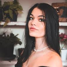 Nicole Treadwell's Instagram, Twitter & Facebook