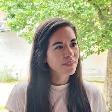 Deborah Claeys's Instagram, Twitter & Facebook