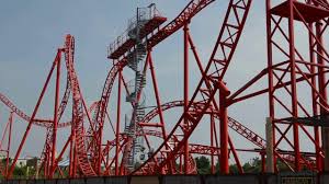 Huracan van belantis in leipzig is een zeer snelle soepele baan die lijkt op de huis van anubis in plopsaland en dat kan kloppen deze banen zijn namelijk van. Belantis Freizeitpark Fahrt Mit Der Achterbahn Huracan Youtube