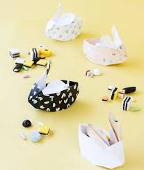 Wie wäre es mit hübschen blumentöpfen? Origami Osterhasen Falten Coole Bastelidee Ostern Geschenke Basteln Osterdeko Basteln Osterideen