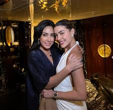 María Laura Medina, esposa de Salinas Pliego, se reúne en exclusiva fiesta  con Michelle Salas