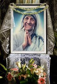 Fauci is continuing his mother's work to be a hero to satan (who does not exist) worshippers. Heiligsprechung Von Mutter Teresa Durch Papst Franziskus