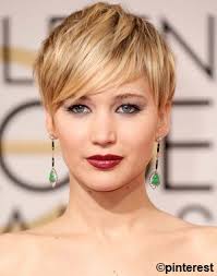 Coiffure courte élégante pour cheveux épais 2. Coupe Courte Femme Les Tendances De 2021 Lifestylia Com