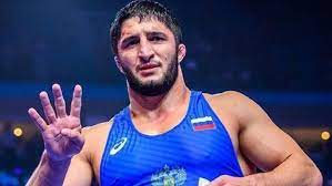 Jun 24, 2021 · садулаев, угуев и рашидов включены в состав олимпийской сборной россии 24 июня 2021 14:41. Za Chto Diskvalificirovan Abdulrashid Sadulaev Zachem On Nadel Futbolku S Imamom Shamilem Sport Ekspress