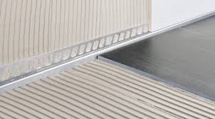 Eine bodengleiche dusche sollte ein gefälle von ein bis zwei prozent besitzen. Blanke Aqua Keil Wand Gefalle Profil Dusche Edelstahl Geburstet 11 24mm 0 98m Fliesen Profi Fliesen Online Kaufen