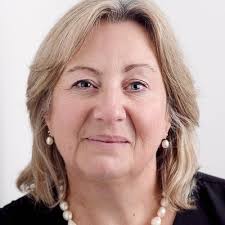 Since Taylor Swift is telling all from 4pm NZD time today about her life as  a showgirl… ( aka her new album) Let's break down the life of this knit  girl this