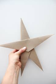 Here are two of our best (and easiest) ideas for papercrafted bookmark bliss. Almost Origami Ornament Stars