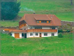 Die beiden haushälften können auch getrennt vermietet werden und beinhalten jeweils einen aufenthaltsraum, eine küche und sanitäre anlagen. Haus Leonhardt Ferienwohnung Outdooractive Com