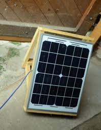 Welche entwicklung hat ein solarpanel auf den plan gerufen? Solarmodul Mit Tragbarer Halterung Ganz Einfache Halterung Fur Das Solarpanel Zum Einfachen Versetzen Kleine Solaranlage Solaranlage Solar