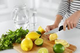 Va bene consumarlo bollito, crudo. Dieta Del Limone Come Dimagrire Pancia E Fianchi