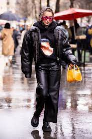 To go full athleisure, team a black hoodie with black, fitted joggers and slip on a pair of minimal but if you're looking to sharpen up, try layering under an unstructured suit for an outfit that rips up the. Hoodie Outfit Ideas For Women How To Style A Hoodie