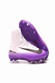 Black And White Nike Soccer Cleats Https Encrypted Tbn0 Gstatic Com Images Q Tbn 3aand9gcqazf3xl692awwxeqiysli8dukzgoihad8epg Usqp Cau