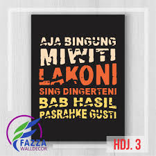 Kalau kamu suka dengan gaya vintage, maka kamu bisa memanfaatkan poster, majalah, atau koran bekas untuk membuat kreasi hiasan dinding kamar. Hiasan Dinding Wall Decor Poster Kayu Quotes Tulisan Jawa Shopee Indonesia