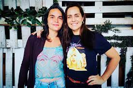 La cantautora chilena camila moreno (33) habló de su carrera, vida personal y maternidad; Camila Moreno Lanza Video De Millones En Vivo Junto A Natalia Valdebenito La Tercera