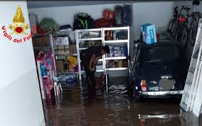 Nono, mi raccomando, @libero_official, continuiamo a fare i titoloni quando il meteo è fresco per più di due giorni, che poi tempeste di grandine sempre più frequenti sono un invenzione dei comunisti, giusto? Tdxojnzs0qpvym