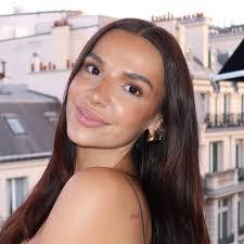 Katrina Lockhart's Instagram, Twitter & Facebook