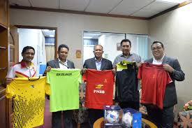 Peluang kerjaya koperasi permodalan felda malaysia berhad. Kelab Suk Selangor Penyerahan Tajaan Kepada Pasukan Bola Sepak Suk Selangor Ke Suk Se Malaysia Oleh Permodalan Negeri Selangor Berhad Pnsb