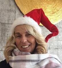 Langsam aber sicher wird es weihnachtlich in unseren Wohngruppen. Da wir ja  bekanntlich besonders lustige und sympathische Kollegen haben, macht sich  die Weihnachtsstimmung natürlich auch im Outfit bemerkbar. So zaubern wir  unseren