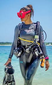 Crystal Dive Award Winning 5 Star Scuba Diving On Tropical Koh Tao In Thailand Https Www Crystaldiv Scuba Girl Wetsuit Scuba Diving Photography Scuba Girl