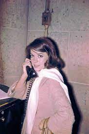 natalie wood on the set h2 love with the proper stranger 1963 photo by bob deutsch natalie wood natalie wood