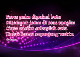 Tiada mahkota di atas kepala, putihlah rambut ketika tua. 285 Pantun Cinta Romantis Buat Gombal Diedit Com