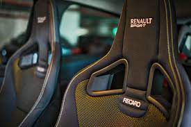 Renault Clio Rs Mayank Garg Asientos De Coche Coche Para Ninos Asiento De Coche