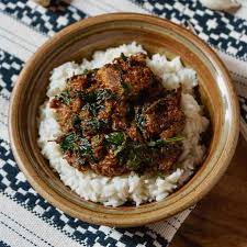 Epingle Par Uzmah Aizaz Sur Recette Tunisienne Ragout De Boeuf Mafe Boeuf Recettes Africaines