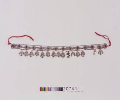 阿美族宜灣部落巫師祭服頭飾錬 objects