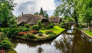 It is located in the municipality of steenwijkerland, about 5 km southwest of steenwijk. The Best Things To Do On A Day Trip To Giethoorn By A Dutchman