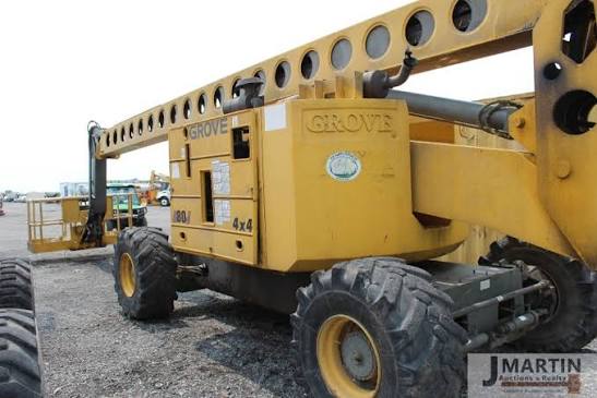 Grove A80J Aerial Lift