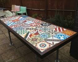 Table De Jardin Avec Carreaux De Ciment Garden Table With Encaustic Tiles Mesa De Jardin Con Baldosas Hidraulicas Decoracao Ideia Moveis Azulejos
