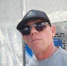 Halloween costume SPIRIT Hospital Patient INCLUDES: Gown, racelet, Faux  Butt ADULT 0 PLUS SIZE PLUSSIZE2X 2X N Siee Plus CronA 00 01570869 $24.99  HosnitalPatient Hosnital Patient ADU LOWSENAIOR WARNING Pour dviter danger