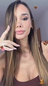 ♡ BASES DE REGINA ♡ . • BLOCKER: Ultradelgada y alto cubrimiento. Cubre sin  engrosa, son sólo una capa ligera. Resistente al agua • The foundation:  Base crema de maquillaje, mezcla perfecta!