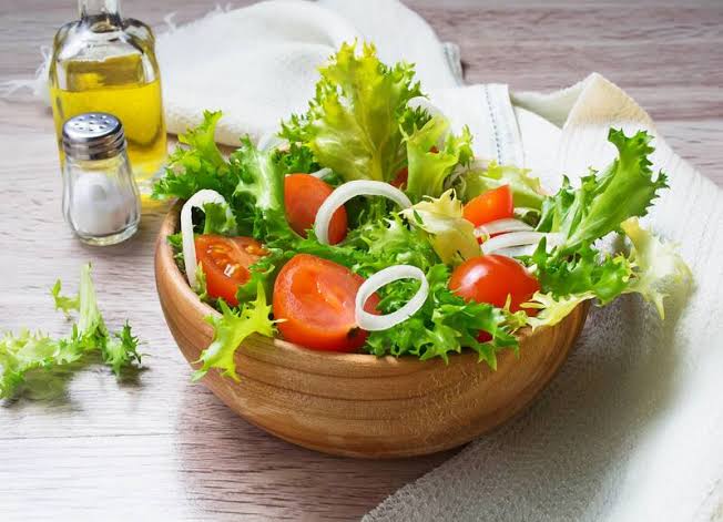 Esta verdura es baja en calorías, rica en antioxidantes y una bendición  para cuidar los riñones: cómo consumirla