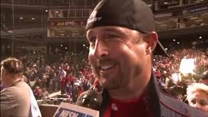 Mike Timlin With Emotional Videobomb Of Tim Wakefield Interview (2007 World  Series)