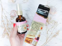 With it, my hair doesn't look rigid but it still stays put. The Best Oils For Your Hair Type Blog Milk Blush