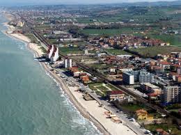 In italien gibt es tausende von stränden. Marotta Marken Reisen