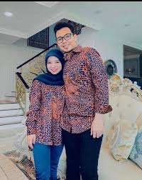 Bantu anak kita untuk jadi pelajar cemerlang yang berjaya dunia dan akhirat. Rentas Negeri Untuk Hadiahkan Kereta Pada Ibu Bapa Ramai Mengamuk Dengan Leeyanarahman Hot Fm